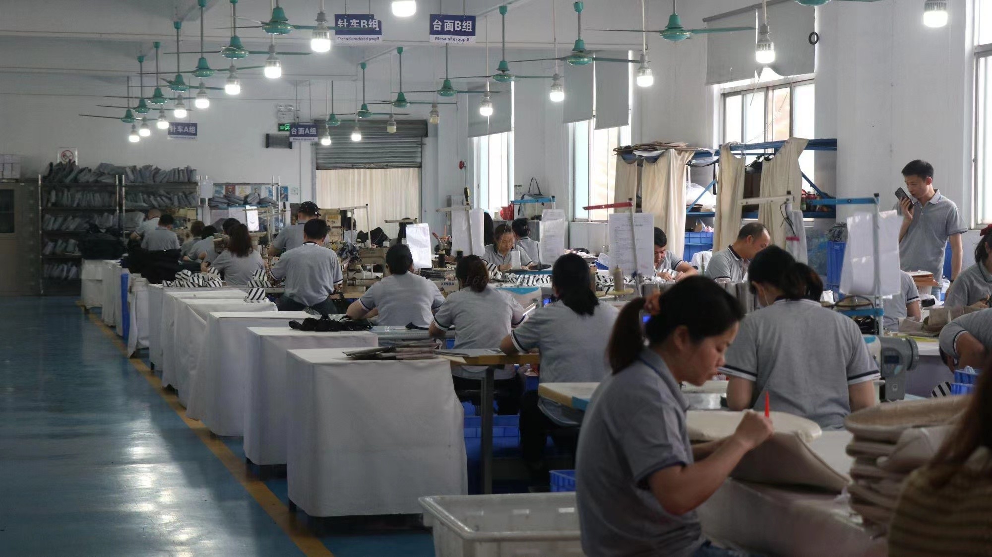 Guangzhou Vinas clothing technology Co., LTD linha de produção da fábrica
