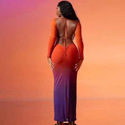 Vestido sexy sem traseiro com corte sexy com renda com manga longa