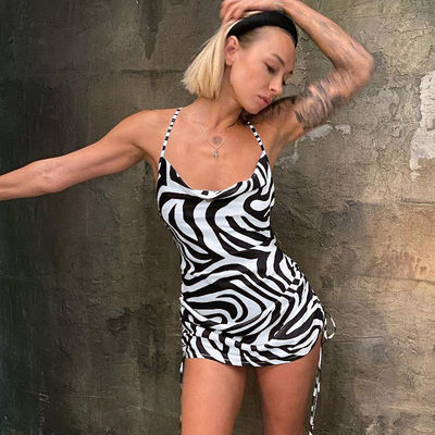 Roupa de mulher com cordel sem costas sexy