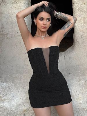 Pacote de Moda Vestido de Quadril Mercerizado Peito Esvaziado Saco Slim Vestido de Clube Hip Sexy