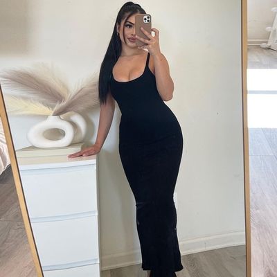 Primavera Verão nova moda sexy sem traseiro Slim Solid Color Halter vestido pode ser personalizado em qualquer cor