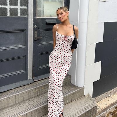 Vestido feminino de primavera/verão de 2024 de corte de pescoço de renda de renda floral