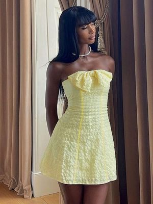 Nova moda de cor sólida, vestido curto sexy e magro.