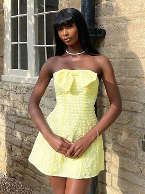 Nova moda de cor sólida, vestido curto sexy e magro.