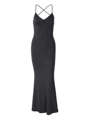 Uma saia de rabo de peixe de cor sólida, um vestido sexy.